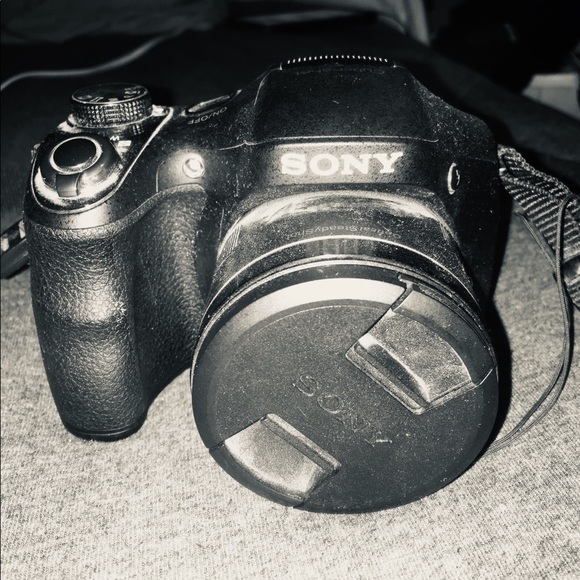 Sony camera - Picture 2 of 5